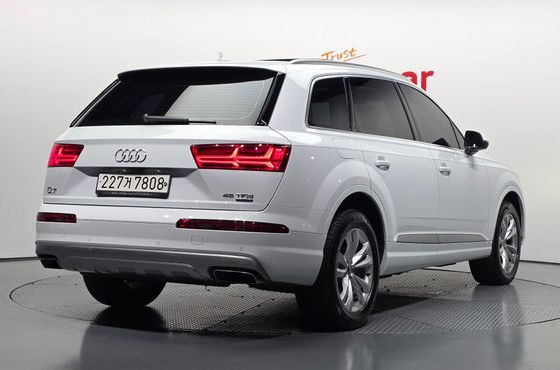Audi Q7 45 TFSI Quattro — пробег 121 268 км — фото 2 из 5