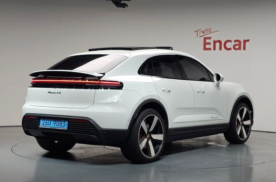 Porsche Macan 4S — пробег 10 528 км — фото 2 из 5