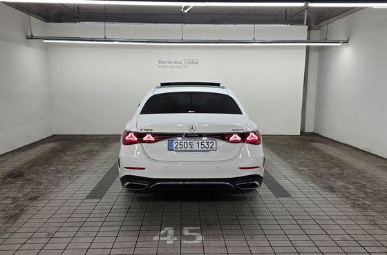 Mercedes-Benz E-Class E300 4MATIC AMG Line — пробег 21 540 км — фото 4 из 5