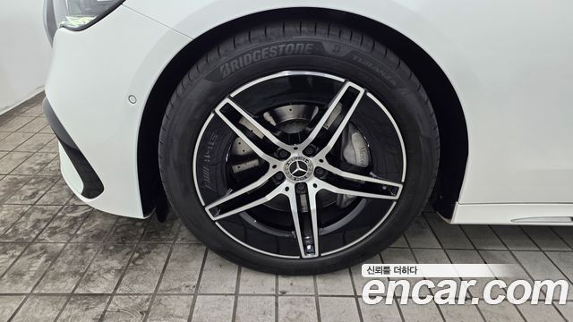 Mercedes-Benz E-Class E300 4MATIC AMG Line — пробег 21 540 км — фото 5 из 5