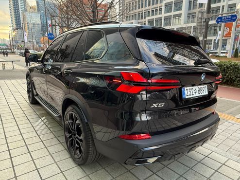 BMW X5 xDrive 50e xLine — пробег 2 850 км — фото 5 из 5