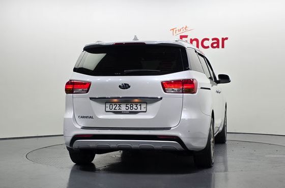 Kia Carnival 9-seater Prestige — пробег 180 753 км — фото 4 из 5