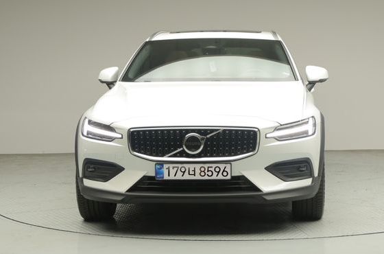 Volvo V60 B5 Ultra AWD — пробег 6 729 км — фото 3 из 5