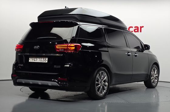 Kia Carnival 9-Seater Hi-Limousine Prestige — пробег 113 529 км — фото 2 из 5