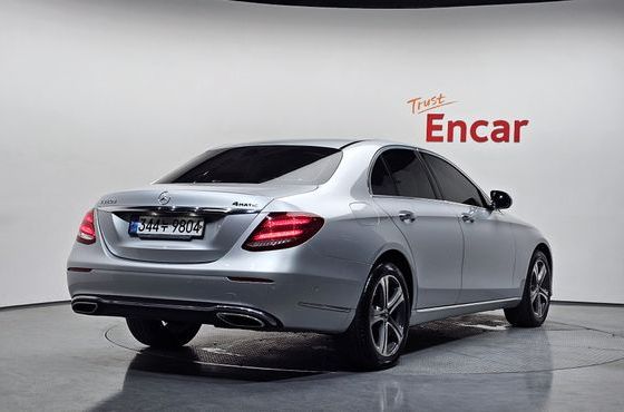 Mercedes-Benz E-Class E220d 4MATIC Exclusive — пробег 80 145 км — фото 2 из 5