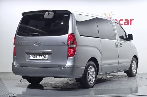 Hyundai Starex 11-Seater Wagon CVX Premium — пробег 106 258 км — фото 2 из 5