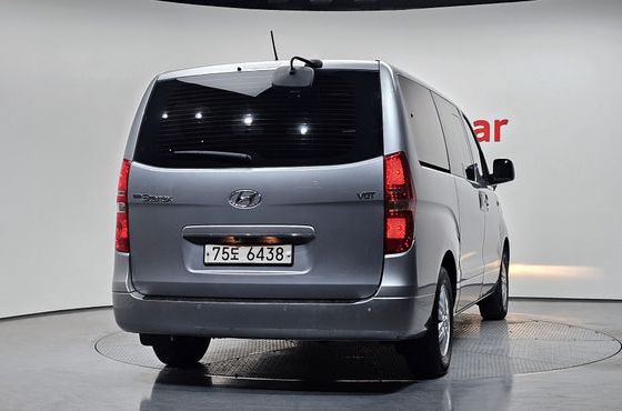 Hyundai Starex 11-Seater Wagon Smart — пробег 140 692 км — фото 4 из 5