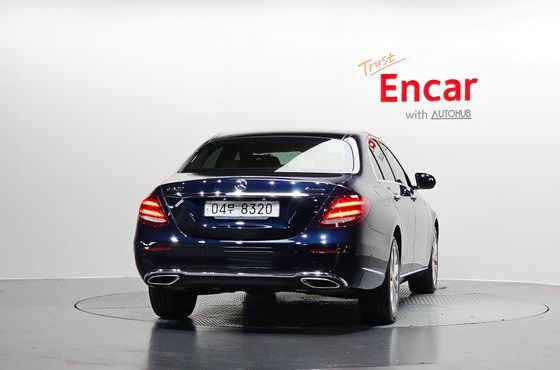 Mercedes-Benz E-Class E300 4MATIC Exclusive — пробег 42 995 км — фото 4 из 5