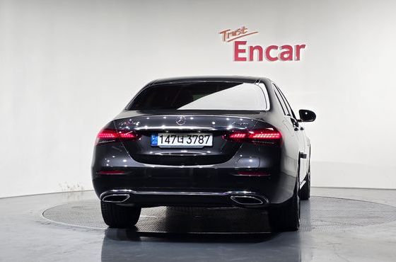 Mercedes-Benz E-Class E300e 4MATIC Exclusive — пробег 15 404 км — фото 4 из 5