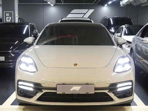 Porsche Panamera 2.9 AWD — пробег 12 000 км — фото 1 из 5