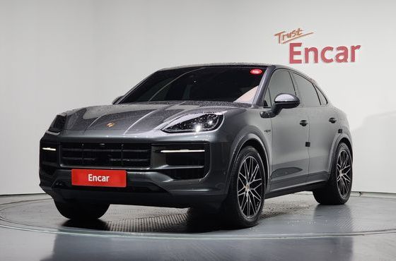 Porsche Cayenne 3.0 E-Hybrid Coupe — пробег 4 597 км — фото 1 из 5