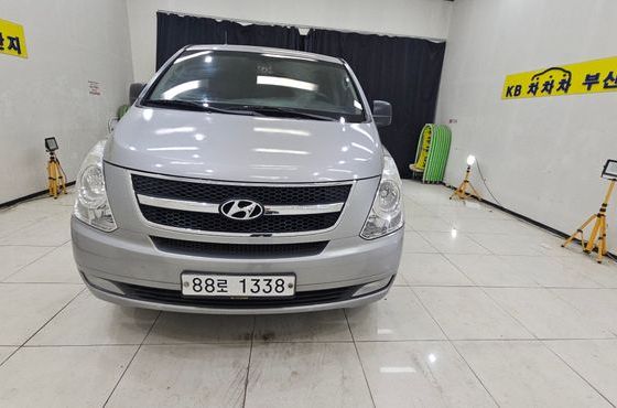 Hyundai Starex 5-Seater VAN CVX Luxury — пробег 180 000 км — фото 1 из 5