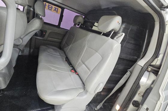 Hyundai Starex 5-Seater VAN CVX Luxury — пробег 180 000 км — фото 3 из 5