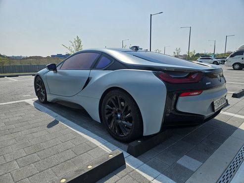 BMW i8 Coupe — пробег 118 000 км — фото 2 из 5