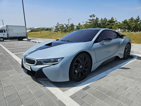 BMW i8 Coupe — пробег 118 000 км — фото 3 из 5