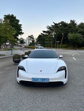Porsche Taycan 4S — пробег 49 500 км — фото 3 из 5