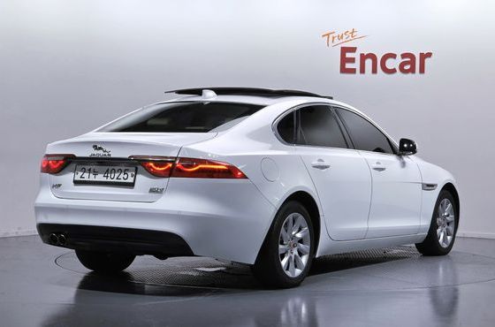 Jaguar XF 20d Prestige AWD — пробег 124 396 км — фото 2 из 5