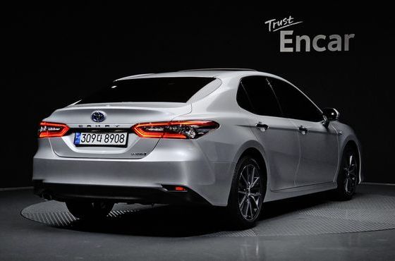 Toyota Camry 2.5 XLE Hybrid — пробег 23 878 км — фото 2 из 5