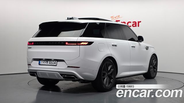 Land Rover Range Rover Sport P550E Dynamic HSE — пробег 1 516 км — фото 2 из 5