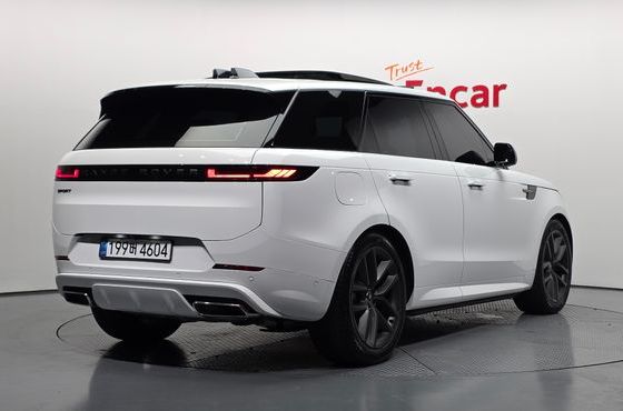 Land Rover Range Rover Sport P550E Dynamic HSE — пробег 1 516 км — фото 2 из 5