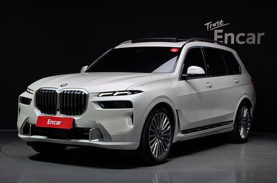 BMW X7 xDrive 40i Design Pure Excellence 7-Seater — пробег 9 379 км — фото 1 из 5