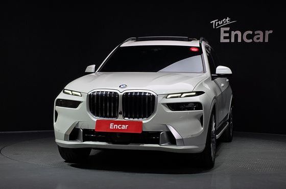 BMW X7 xDrive 40i Design Pure Excellence 7-Seater — пробег 9 379 км — фото 3 из 5