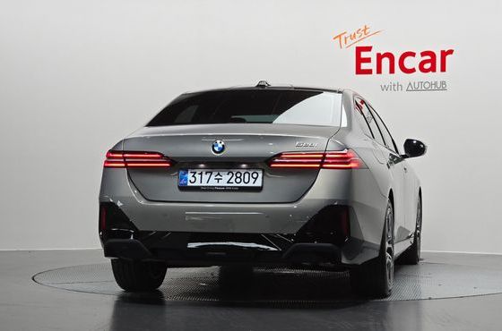 BMW 5-Series 520i M Sport — пробег 4 195 км — фото 4 из 5