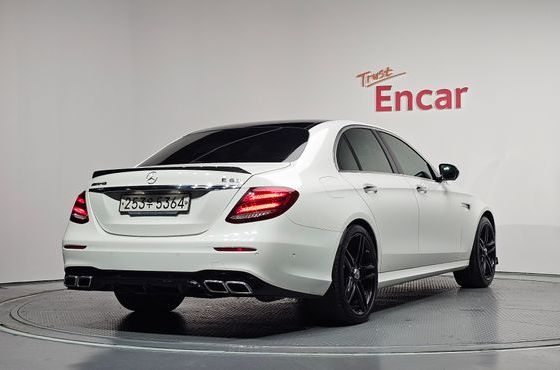 Mercedes-Benz E-Class E63 AMG 4MATIC+ — пробег 105 566 км — фото 2 из 5