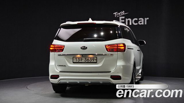 Kia Carnival из Кореи Encar