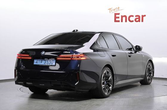 BMW i5 M60 xDrive — пробег 71 399 км — фото 2 из 5