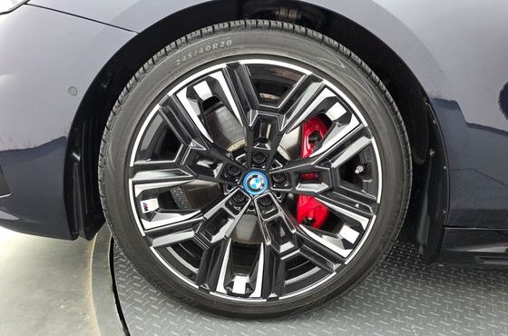 BMW i5 M60 xDrive — пробег 71 399 км — фото 5 из 5