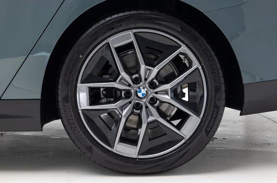 BMW 5-Series 530i xDrive — пробег 6 980 км — фото 5 из 5