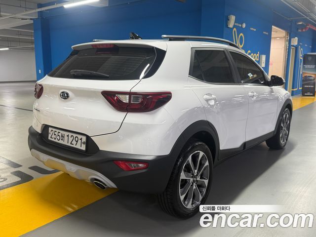 Kia Stonic из Кореи Encar