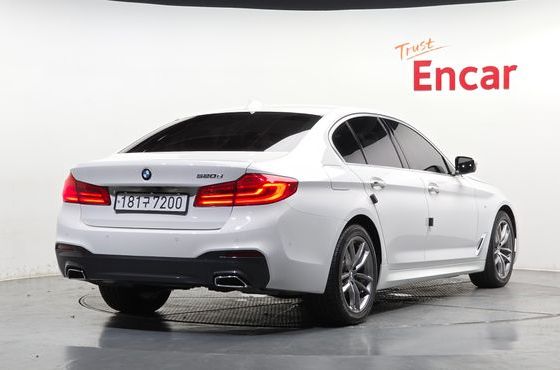 BMW 5-Series 520d M Sport package — пробег 98 499 км — фото 2 из 5
