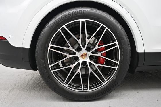 Porsche Cayenne 3.0 S E-Hybrid — пробег 3 124 км — фото 5 из 5