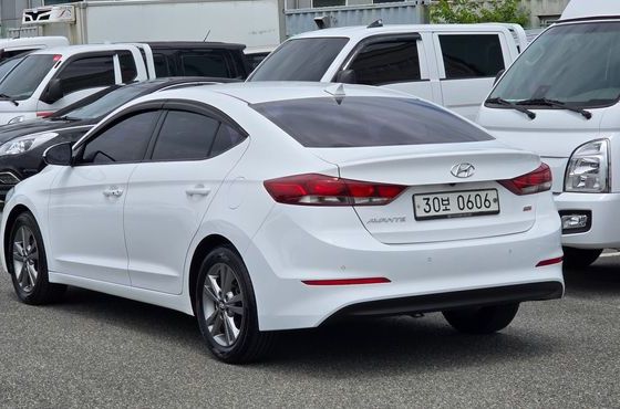 Hyundai AVANTE 1.6 GDI Smart Special — пробег 82 213 км — фото 5 из 5