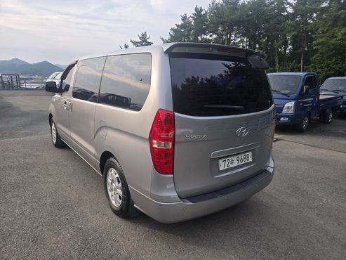 Hyundai Starex 4WD 12-Seater Wagon CVX Luxury — пробег 189 356 км — фото 4 из 5