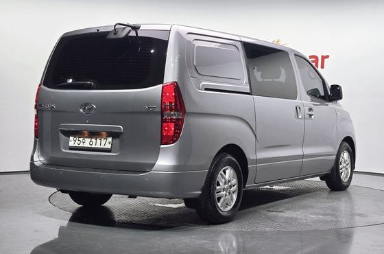 Hyundai Starex Van 5-Seater Smart — пробег 179 988 км — фото 2 из 5