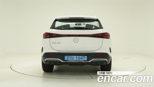 Mercedes-Benz EQA EQA250 AMG Line — пробег 4 736 км — фото 4 из 5