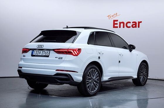Audi Q3 40 TFSI Quattro Premium — пробег 10 562 км — фото 2 из 5
