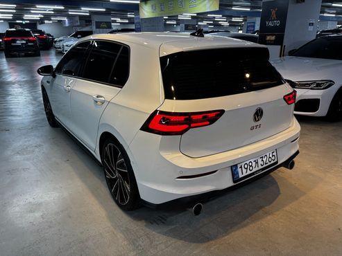 Volkswagen Golf 2.0 GTI — пробег 15 000 км — фото 2 из 5