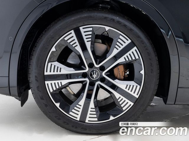 Maserati Grecale из Кореи Encar