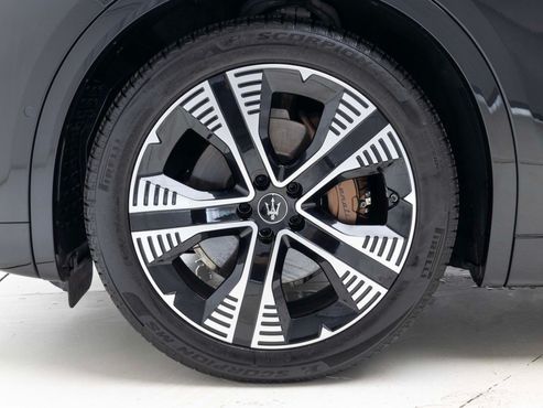 Maserati Grecale AWD Folgore — пробег 2 560 км — фото 5 из 5