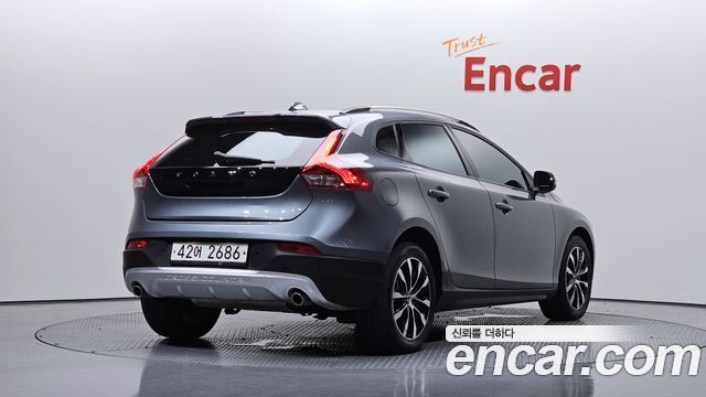 Volvo V40 из Кореи Encar