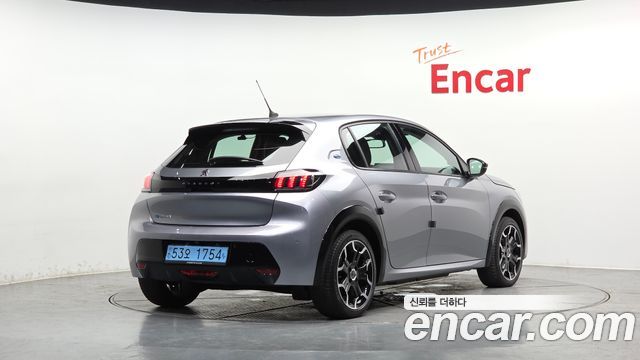 Peugeot 208 из Кореи Encar