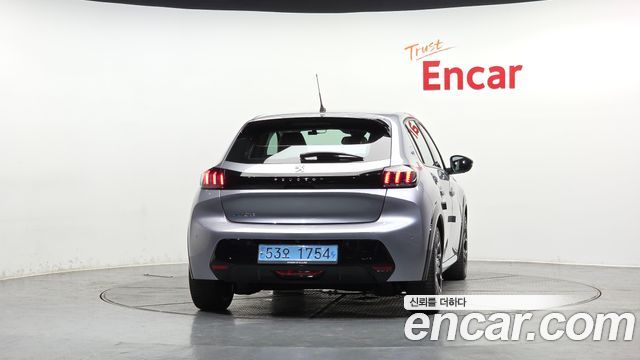 Peugeot 208 из Кореи Encar