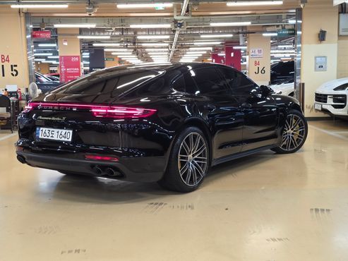 Porsche Panamera 4.0 Turbo S E-Hybrid — пробег 59 000 км — фото 3 из 5