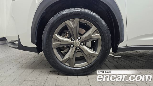 Lexus NX Executive — пробег 113 800 км — фото 5 из 5