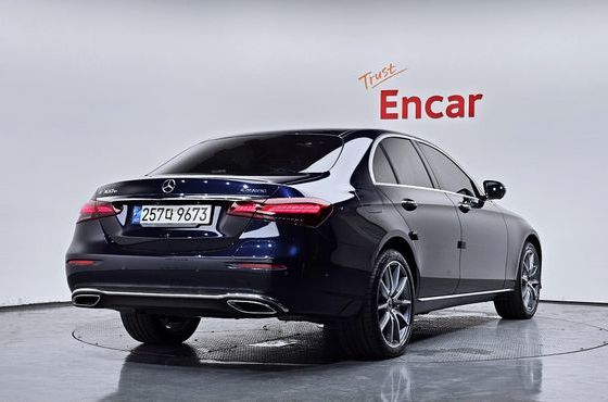Mercedes-Benz E-Class E300e 4MATIC Exclusive — пробег 64 494 км — фото 2 из 5
