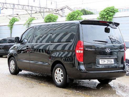 Hyundai Starex 4WD 12-Seater Wagon CVX Premium — пробег 43 031 км — фото 2 из 5